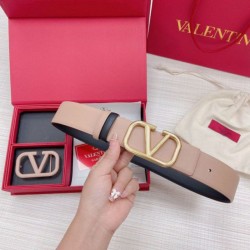 replica Valentino VLogo Cintura reversibile 40mm vitello beige e nera qualità specchio Replica Perfette Valentino VLogo Cintura reversibile 40mm vitello beige e nera imitazioni