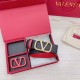 Alta gamma replica Valentino VLogo Cintura reversibile 40mm vitello nera e rossa qualità specchio Replica Perfette Alta gamma Valentino VLogo Cintura reversibile 40mm vitello nera e rossa imitazioni