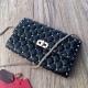 Replica Valentino Rockstud Spike Chain Clutch Nero Agnello Riproduzione Fedele Valentino Rockstud Spike Chain Clutch Nero Agnello imitazioni