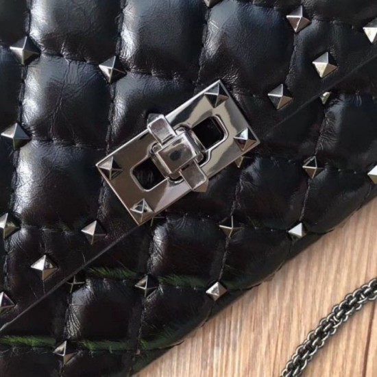 Replica fedele Valentino Rockstud Spike Chain Clutch Agnello Crespo Riproduzione Fedele fedele Valentino Rockstud Spike Chain Clutch Agnello Crespo imitazioni