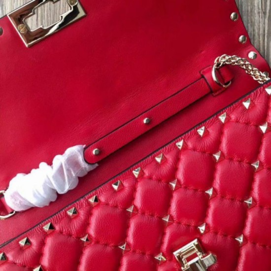Replica Valentino Rockstud Spike Chain Clutch Agnello Rossa Riproduzione Fedele Valentino Rockstud Spike Chain Clutch Agnello Rossa imitazioni