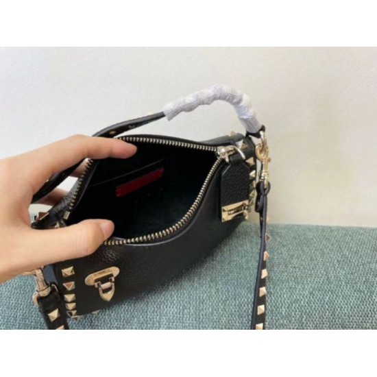 Valentino Rockstud Piccolo Crossbody Borsa Nero Vitello Granulato Replica Replica Perfette Valentino Rockstud Piccolo Crossbody Borsa Nero Vitello Granulato imitazioni