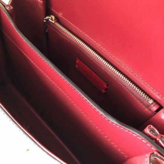 Replica fedele Valentino Rockstud Crossbody Borse Imitazioni Rosso Vitello Riproduzione Fedele fedele Valentino Rockstud Crossbody Borse Imitazioni Rosso Vitello imitazioni