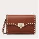 Replica fedele Valentino Rockstud Piccolo Crossbody Borsa Marrone Granulato Riproduzione Fedele fedele Valentino Rockstud Piccolo Crossbody Borsa Marrone Granulato imitazioni