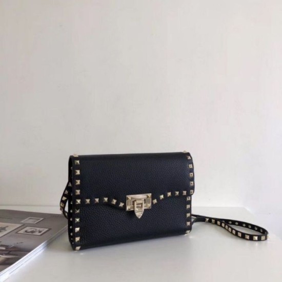 Replica Valentino Rockstud Piccolo Crossbody Borsa Nero Granulato Riproduzione Fedele Valentino Rockstud Piccolo Crossbody Borsa Nero Granulato imitazioni