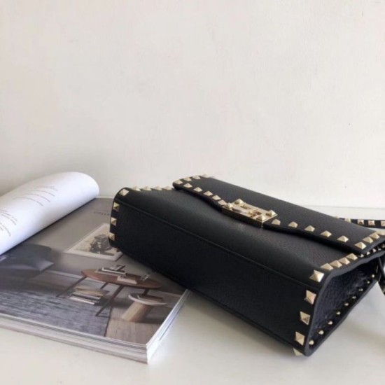 Replica Valentino Rockstud Piccolo Crossbody Borsa Nero Granulato Riproduzione Fedele Valentino Rockstud Piccolo Crossbody Borsa Nero Granulato imitazioni