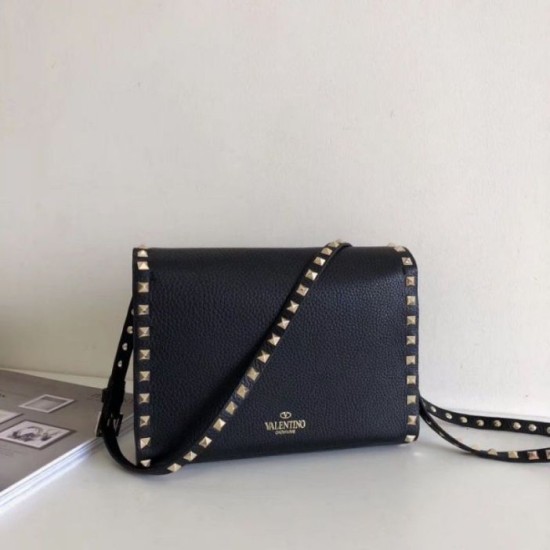 Replica Valentino Rockstud Piccolo Crossbody Borsa Nero Granulato Riproduzione Fedele Valentino Rockstud Piccolo Crossbody Borsa Nero Granulato imitazioni