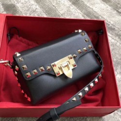 Replica Valentino Mini Rockstud Crossbody Borse Nero Vitello Riproduzione Fedele Valentino Mini Rockstud Crossbody Borse Replica Nero Vitello imitazioni