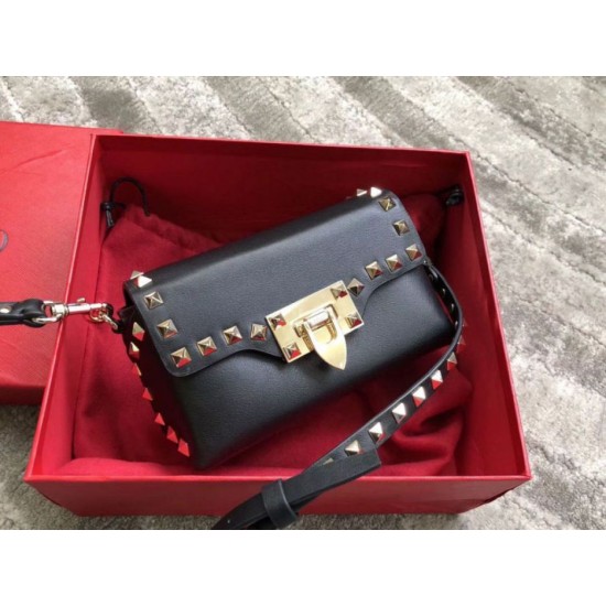 Replica Valentino Mini Rockstud Crossbody Borse Nero Vitello Riproduzione Fedele Valentino Mini Rockstud Crossbody Borse Replica Nero Vitello imitazioni