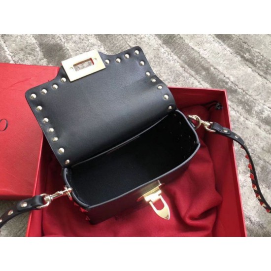 Replica Valentino Mini Rockstud Crossbody Borse Nero Vitello Riproduzione Fedele Valentino Mini Rockstud Crossbody Borse Replica Nero Vitello imitazioni