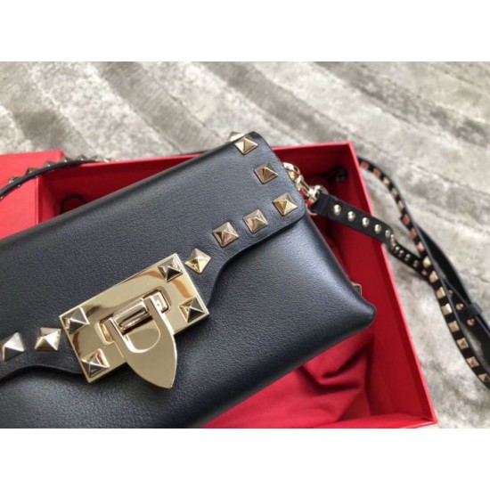 Replica Valentino Mini Rockstud Crossbody Borse Nero Vitello Riproduzione Fedele Valentino Mini Rockstud Crossbody Borse Replica Nero Vitello imitazioni