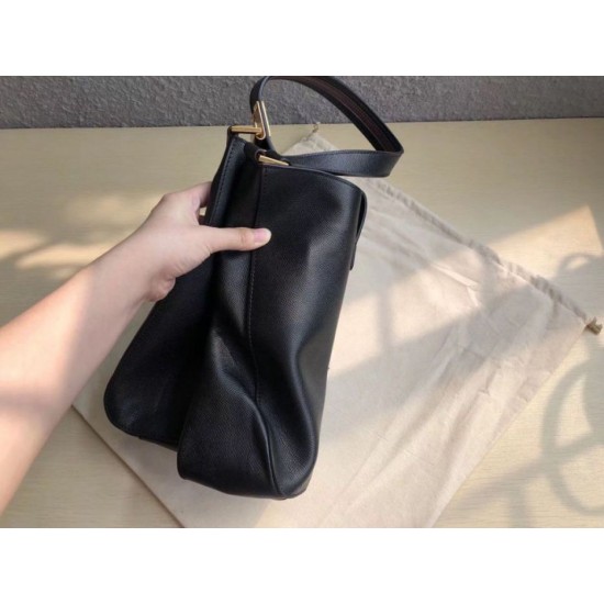 Replica Valentino Vsling Hobo Borsa Nero Vitello Granato Riproduzione Fedele Valentino Vsling Hobo Borsa Nero Vitello Granato imitazioni