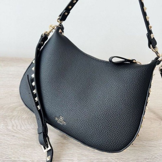 Valentino Rockstud Piccolo Hobo Bora Pari replica Nero vitello granata qualità specchio Replica Perfette Valentino Rockstud Piccolo Hobo Bora Pari Nero vitello granata imitazioni
