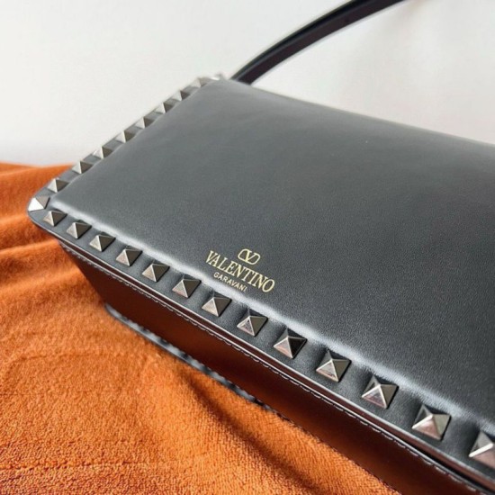 Valentino Rockstud23 Imitazioni borse griffate a tracolla vitello nera Replica Replica Perfette Valentino Rockstud23 Imitazioni borse griffate a tracolla vitello nera imitazioni
