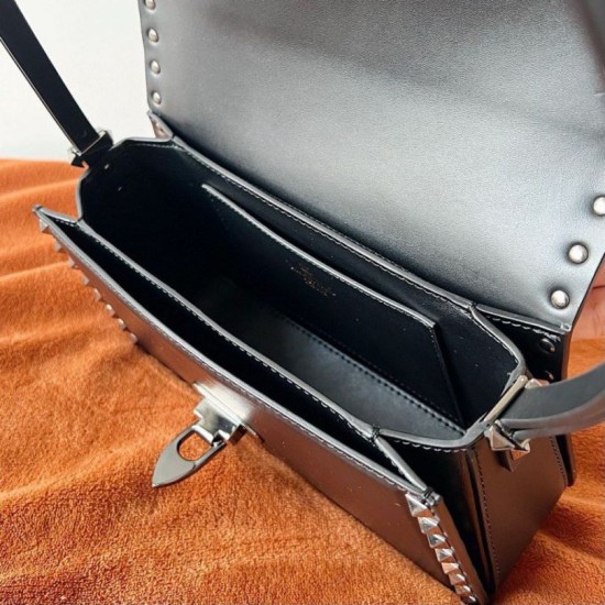 Valentino Rockstud23 Imitazioni borse griffate a tracolla vitello nera Replica Replica Perfette Valentino Rockstud23 Imitazioni borse griffate a tracolla vitello nera imitazioni