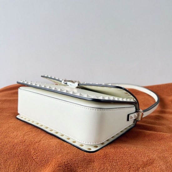 fedele Valentino Rockstud23 Borsa a tracolla vitello bianca Replica Replica Perfette fedele Valentino Rockstud23 Borsa a tracolla vitello bianca imitazioni