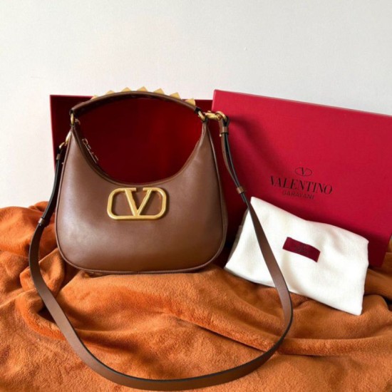 Valentino Stud Sign Hobo Borsa Marrone Scuro Replica Replica Perfette Valentino Stud Sign Hobo Borsa Marrone Scuro imitazioni