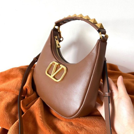 Valentino Stud Sign Hobo Borsa Marrone Scuro Replica Replica Perfette Valentino Stud Sign Hobo Borsa Marrone Scuro imitazioni