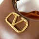 Valentino Stud Sign Hobo Borsa Marrone Scuro Replica Replica Perfette Valentino Stud Sign Hobo Borsa Marrone Scuro imitazioni