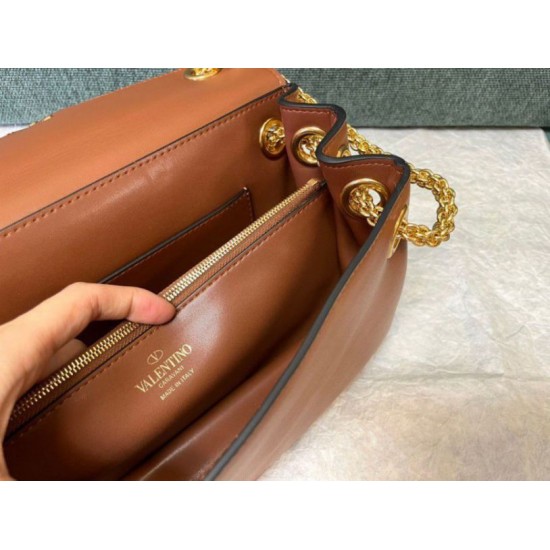 Valentino Stud Sign Borse a tracolla Marrone Nappa Replica Replica Perfette Valentino Stud Sign Borse a tracolla Marrone Nappa imitazioni