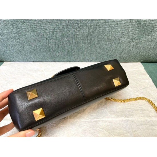 Valentino Stud Sign Borse a tracolla Nero Nappa Replica Replica Perfette Valentino Stud Sign Borse a tracolla Nero Nappa imitazioni