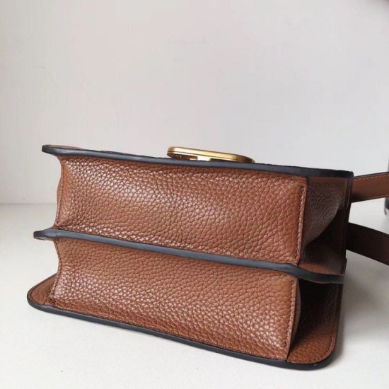 Replica fedele Valentino Vsling Grande Borse a tracolla Marrone Vitello Granulato Riproduzione Fedele fedele Valentino Vsling Grande Borse a tracolla Marrone Vitello Granulato imitazioni