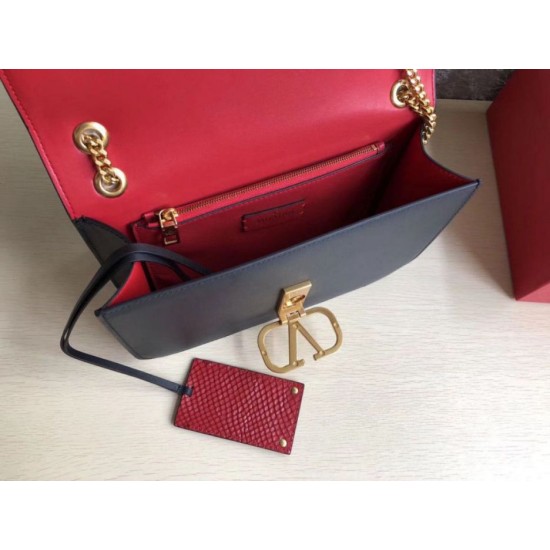 fedele Valentino Medium Vlock Borse a tracolla Nero Vitello Replica Replica Perfette fedele Valentino Medium Vlock Borse a tracolla Nero Vitello imitazioni