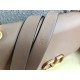 Replica Valentino Medium Vlock Borse a tracolla Poudre Calfskin Riproduzione Fedele Valentino Medium Vlock Borse a tracolla Poudre Calfskin imitazioni