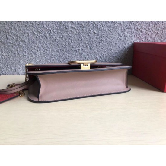 Replica Valentino Medium Vlock Borse a tracolla Poudre Calfskin Riproduzione Fedele Valentino Medium Vlock Borse a tracolla Poudre Calfskin imitazioni