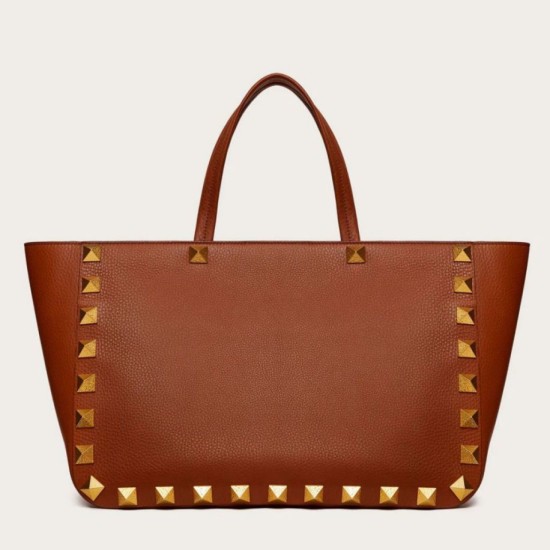 Replica fedele Valentino Roman Stud Tote Borsa Marrone Vitello Granulato Riproduzione Fedele fedele Valentino Roman Stud Tote Borsa Marrone Vitello Granulato imitazioni