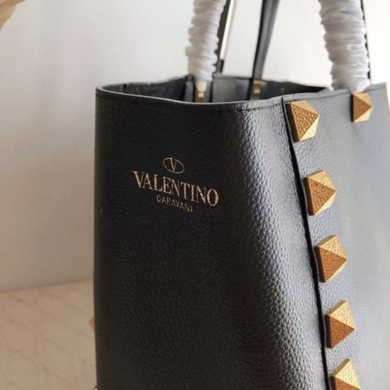 Replica Valentino Roman Stud Tote Borsa Nero Vitello Granulato Riproduzione Fedele Valentino Roman Stud Tote Borsa Nero Vitello Granulato imitazioni