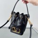 Replica Perfette Valentino VLogo Signature Mini Bucket Borse Imitazioni Nero Calfskin imitazioni