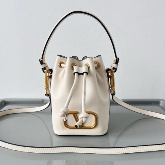 Valentino VLogo Signature Mini Bucket Borsa Bianco Calfskin Replica Replica Perfette Valentino VLogo Signature Mini Bucket Borsa Bianco Calfskin imitazioni