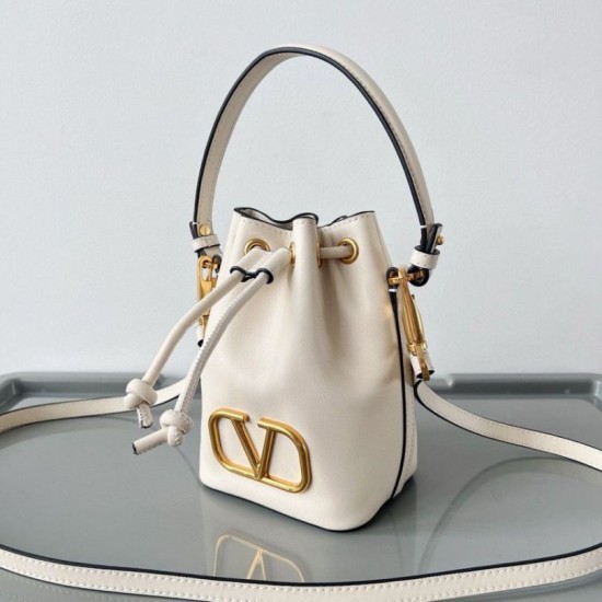 Valentino VLogo Signature Mini Bucket Borsa Bianco Calfskin Replica Replica Perfette Valentino VLogo Signature Mini Bucket Borsa Bianco Calfskin imitazioni