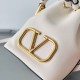Valentino VLogo Signature Mini Bucket Borsa Bianco Calfskin Replica Replica Perfette Valentino VLogo Signature Mini Bucket Borsa Bianco Calfskin imitazioni