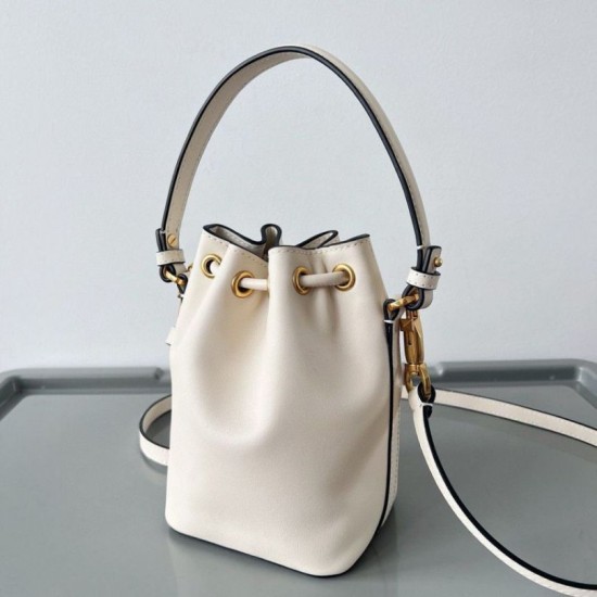 Valentino VLogo Signature Mini Bucket Borsa Bianco Calfskin Replica Replica Perfette Valentino VLogo Signature Mini Bucket Borsa Bianco Calfskin imitazioni