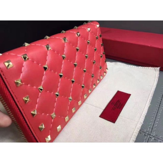 Replica Valentino Rockstud Spike Zip Portafoglio Rosso Agnello Riproduzione Fedele Valentino Rockstud Spike Zip Portafoglio Rosso Agnello imitazioni