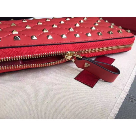 Replica Valentino Rockstud Spike Zip Portafoglio Rosso Agnello Riproduzione Fedele Valentino Rockstud Spike Zip Portafoglio Rosso Agnello imitazioni