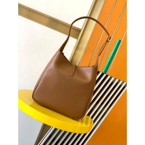 Replica Borsa hobo piccola Saint Laurent Le 5 À 7 Supple marrone Riproduzione Fedele Borsa hobo piccola Saint Laurent Le 5 À 7 Supple marrone imitazioni