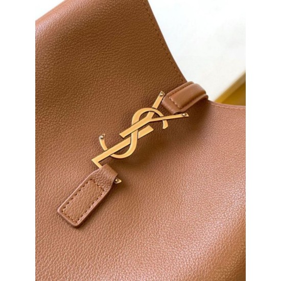 Replica Borsa hobo piccola Saint Laurent Le 5 À 7 Supple marrone Riproduzione Fedele Borsa hobo piccola Saint Laurent Le 5 À 7 Supple marrone imitazioni