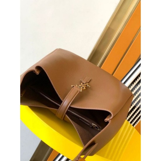 Replica Borsa hobo piccola Saint Laurent Le 5 À 7 Supple marrone Riproduzione Fedele Borsa hobo piccola Saint Laurent Le 5 À 7 Supple marrone imitazioni