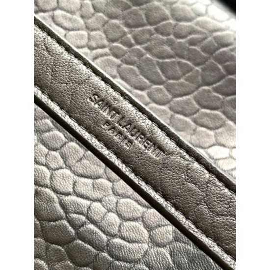 Replica Borsa media Saint Laurent Niki a catena agnello martellata nera Riproduzione Fedele Borsa media Saint Laurent Niki a catena agnello martellata nera imitazioni