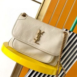Replica Borsa media Saint Laurent Niki a catena agnello martellata bianca Riproduzione Fedele Borsa media Saint Laurent Niki a catena agnello martellata bianca imitazioni