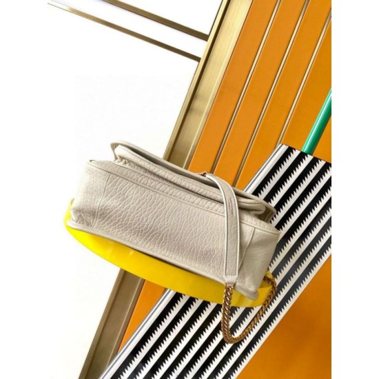 Replica Borsa media Saint Laurent Niki a catena agnello martellata bianca Riproduzione Fedele Borsa media Saint Laurent Niki a catena agnello martellata bianca imitazioni