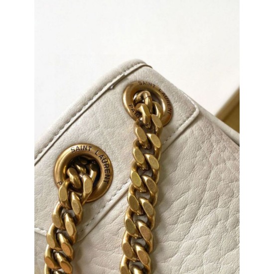 Replica Borsa media Saint Laurent Niki a catena agnello martellata bianca Riproduzione Fedele Borsa media Saint Laurent Niki a catena agnello martellata bianca imitazioni