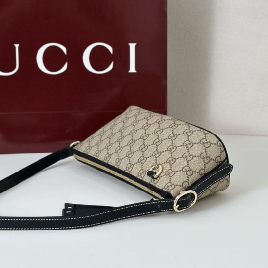 Replica Gucci 847090 Borsa a secchiello nano GG Emblem nera in pelle GG Imitazioni Replica Gucci 847090 Borsa a secchiello nano GG Emblem nera in pelle GG