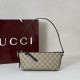 Replica Gucci 847090 Borsa a secchiello nano GG Emblem nera in pelle GG Imitazioni Replica Gucci 847090 Borsa a secchiello nano GG Emblem nera in pelle GG