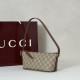 Replica Borsa a tracolla piccola Gucci GG Emblem 847281 Nera Imitazioni Replica Borsa a tracolla piccola Gucci GG Emblem 847281 Nera