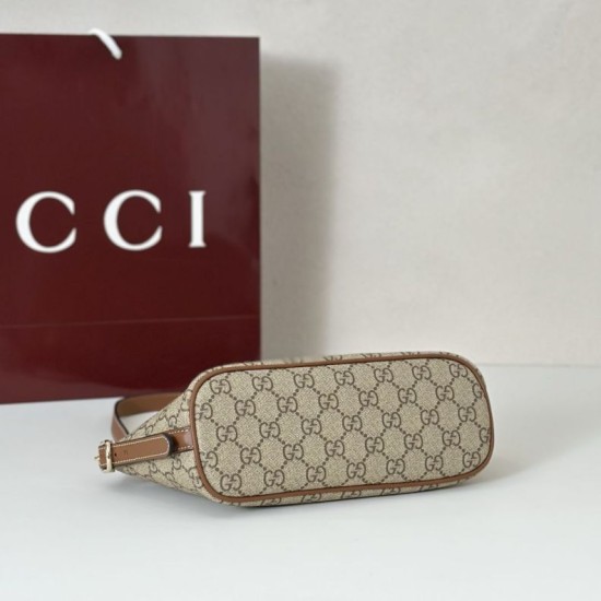 Replica Borsa a tracolla piccola Gucci GG Emblem 847281 Nera Imitazioni Replica Borsa a tracolla piccola Gucci GG Emblem 847281 Nera