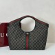 Replica Gucci 815214 Imitazioni borse griffate tote media GG Emblem in pelle goffrata rossa Imitazioni Replica Gucci 815214 Imitazioni borse griffate tote media GG Emblem in pelle goffrata rossa